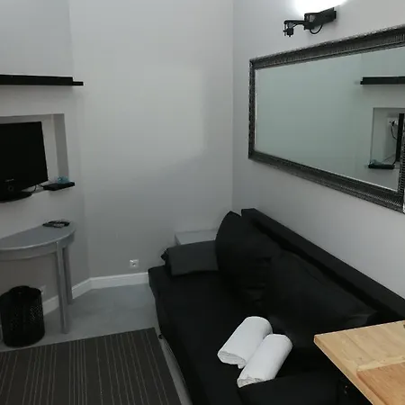 H13 Apartment *