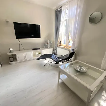 H13 Apartment